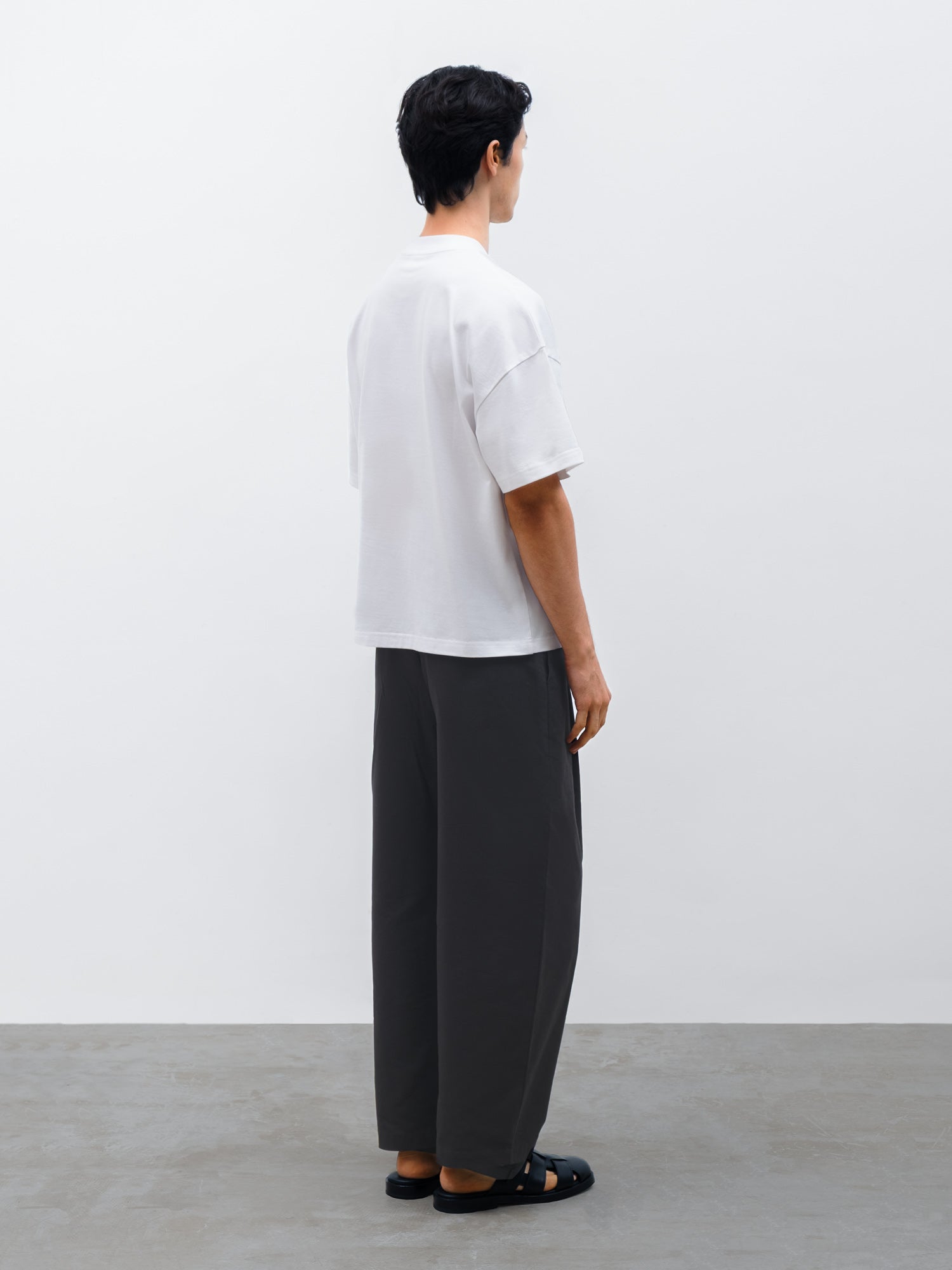 Men Cale Oversized Relaxed Crew Neck T-shirt in White and Silo Barrel Pant in Black