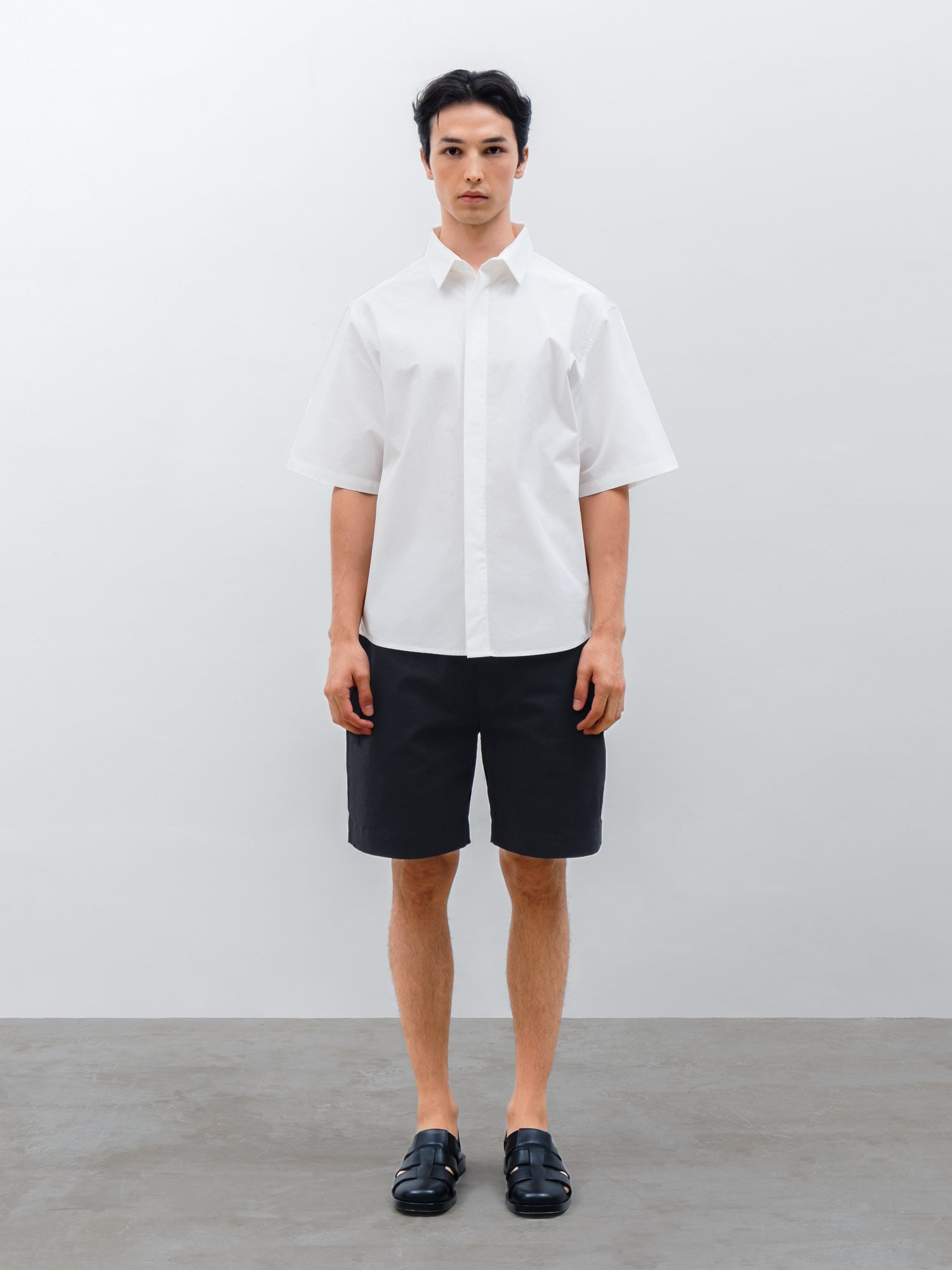 Men Slate Short Sleeve Shirt in White and Casel Short in Black
