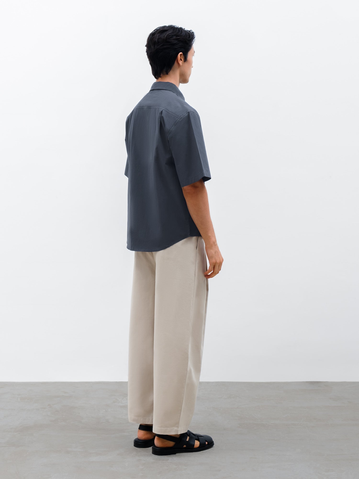 Men Slate Shirt in Charcoal Navy and Silo Barrel Pant in Bean Beige
