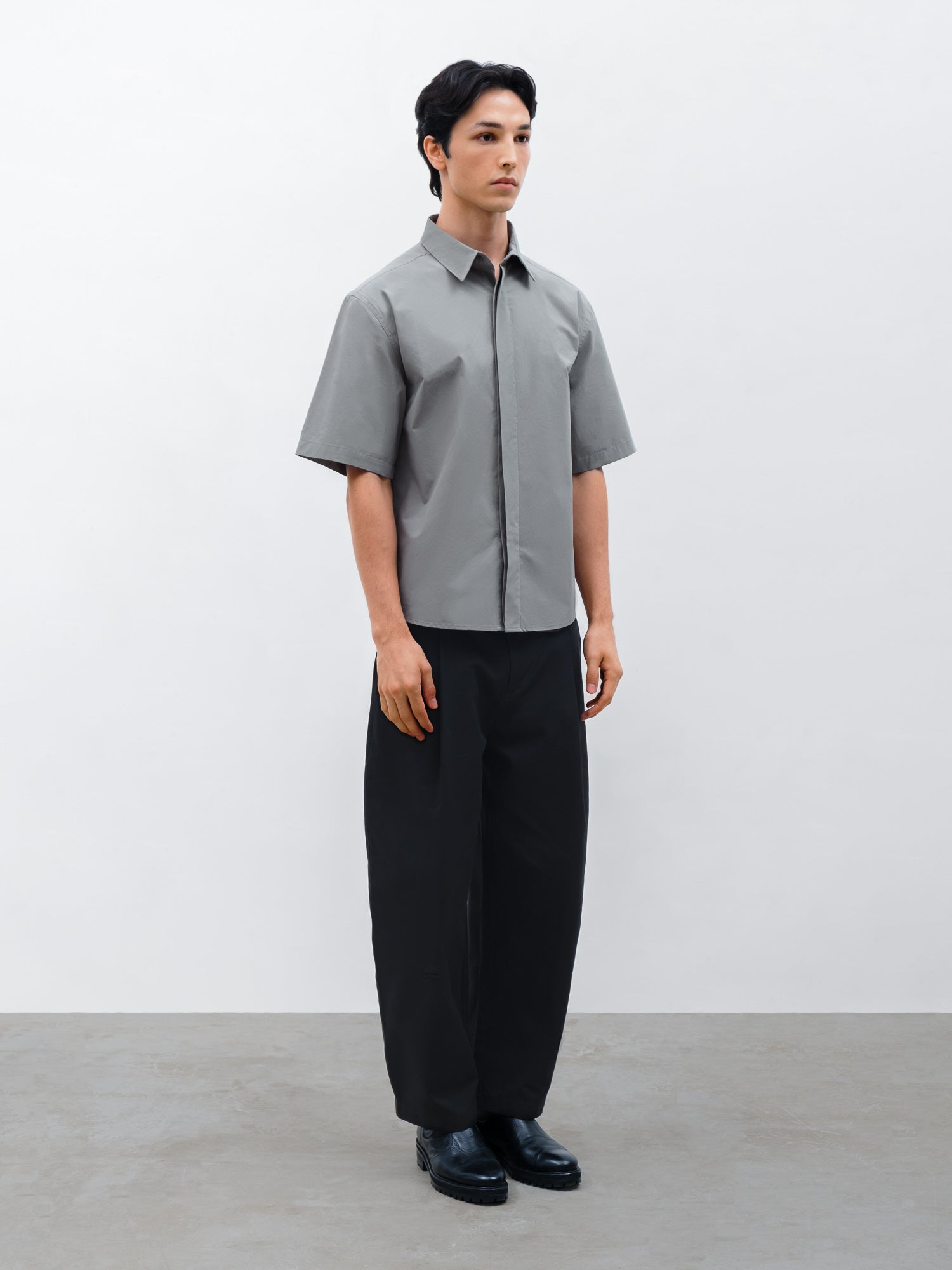 Men Slate Shirt in Stone Black and Silo Barrel Pant in Black