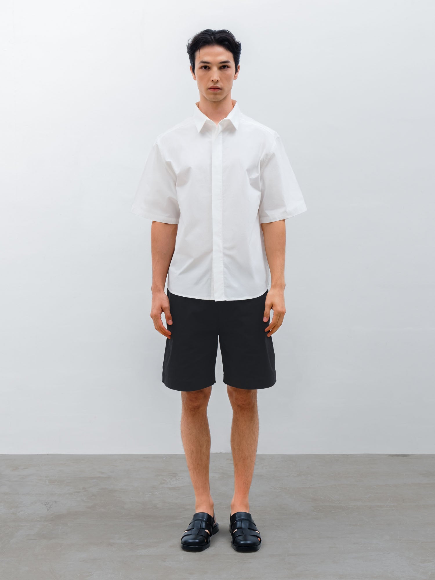 Men Slate Shirt in White and Casel Drawstring Short in Black