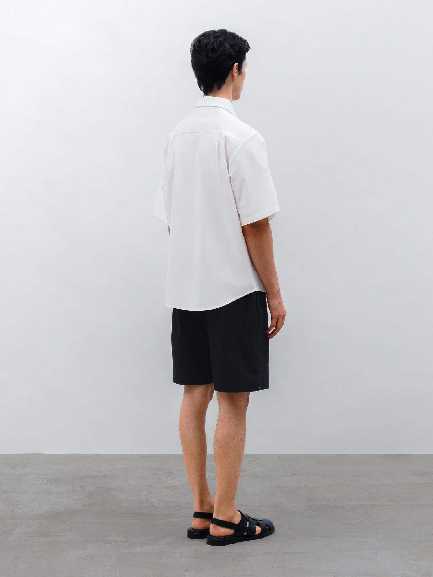 Men Slate Shirt in White and Casel Drawstring Short in Black