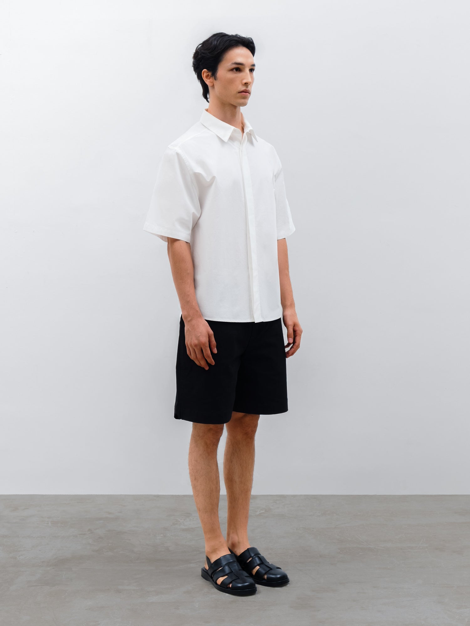 Men Slate Shirt in White and Casel Drawstring Short in Black