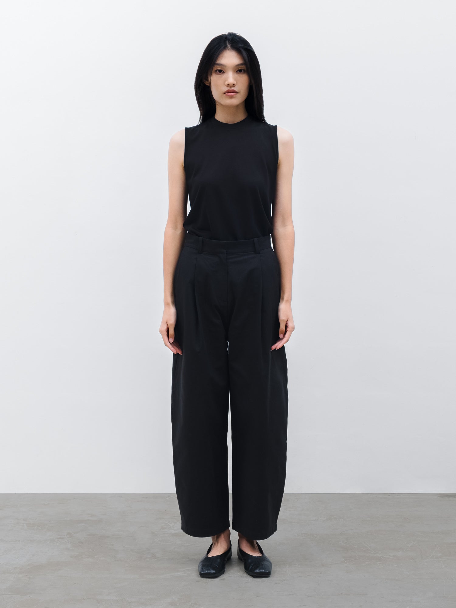 Women Lio Tencel Tank in Black and Vault Barrel Pant in Black