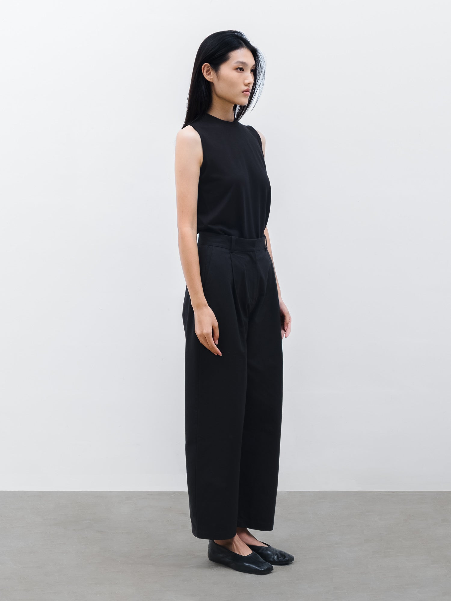Women Lio Tencel Tank in Black and Vault Barrel Pant in Black