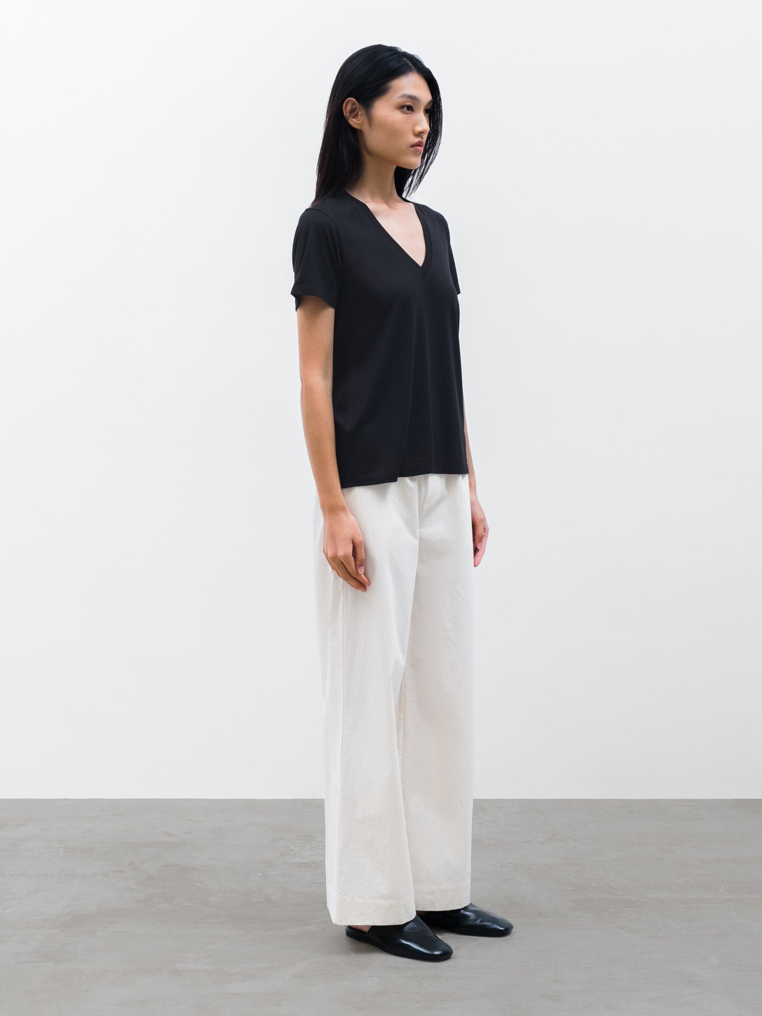 Women Ren Tencel V Neck T-shirt in Black and Wide Leg Trouser in Cream