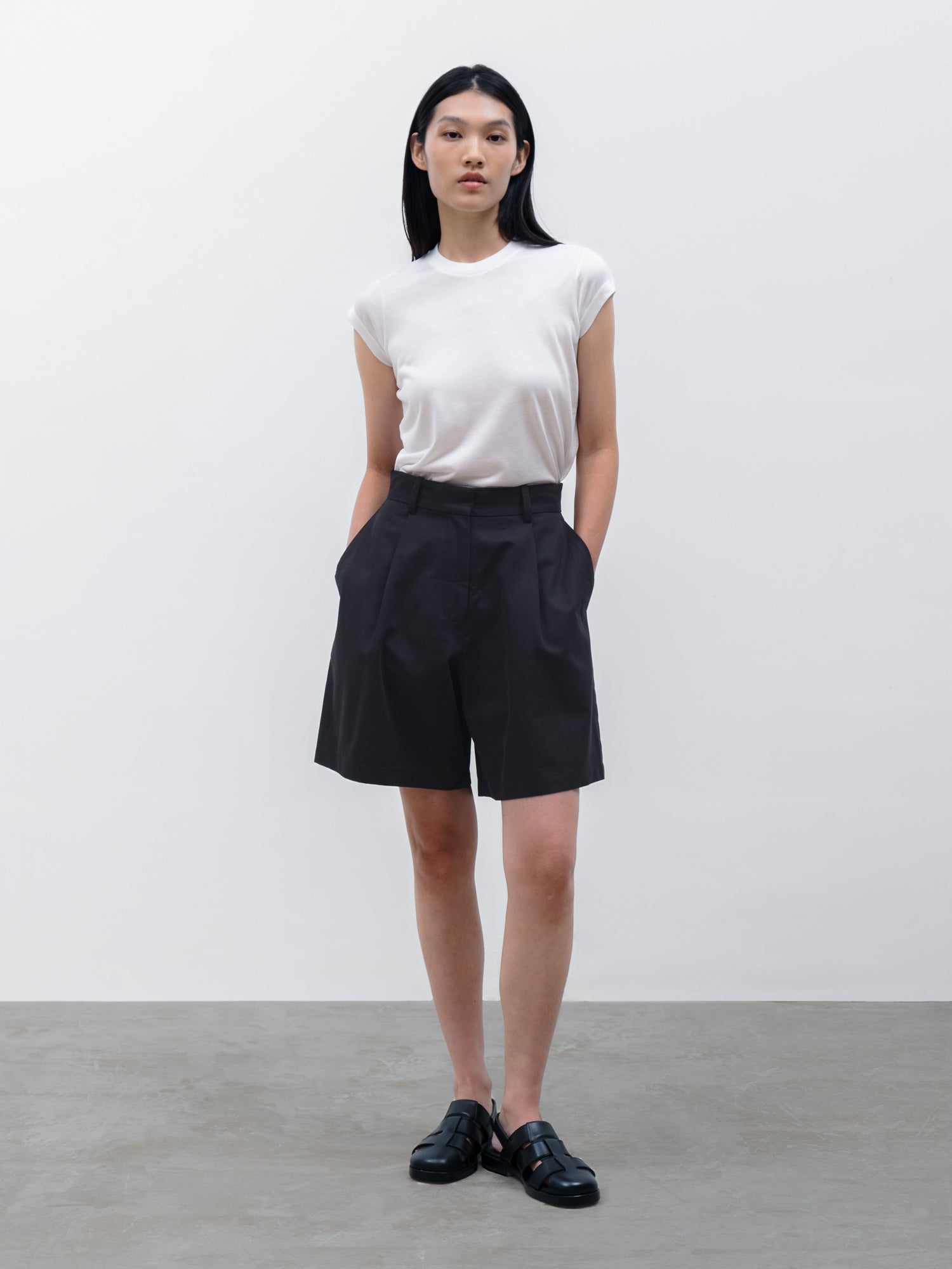 Women Tencel Teon Cap Sleeve T-shirt in White and Kian Short in Black