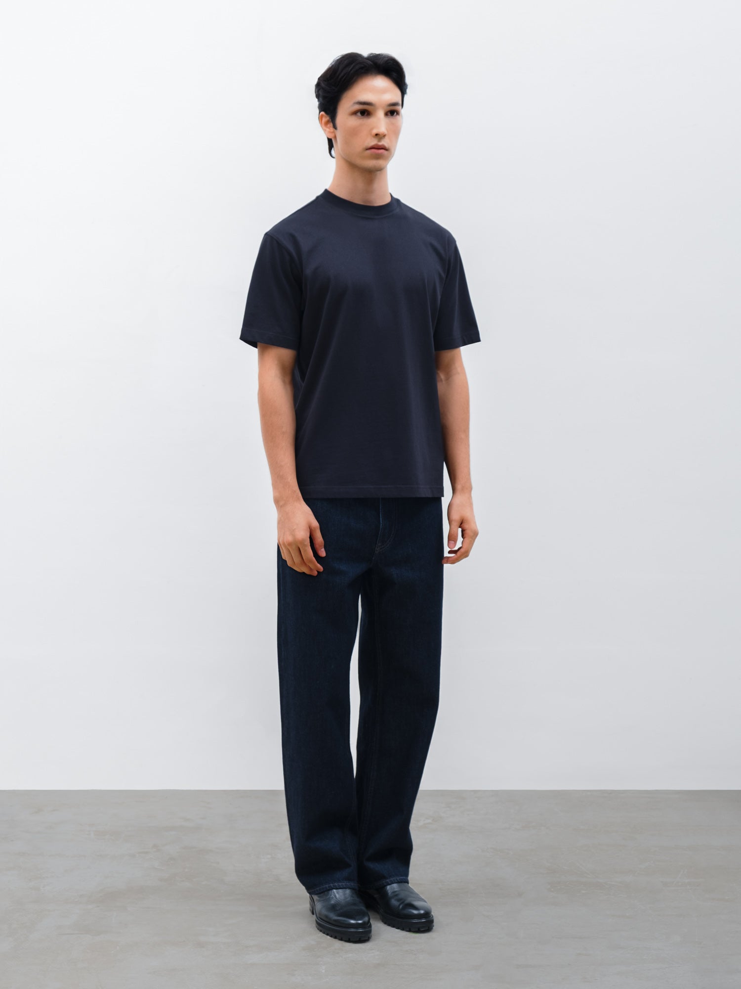 Men Arlo Crew Neck T-shirt in Dark Navy and Denim Pant