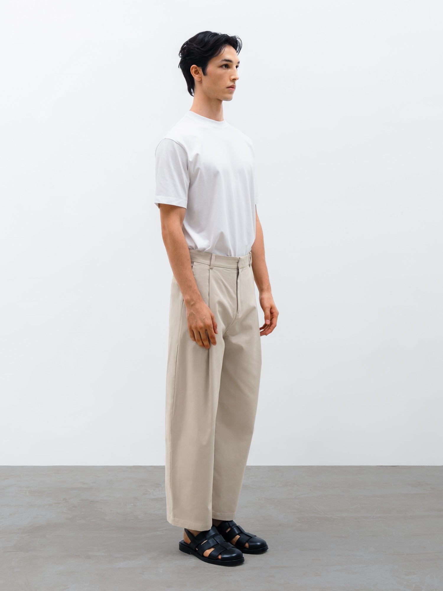 Men Arlo Crew Neck T-shirt in White and Silo Barrel Pant in Bean Beige