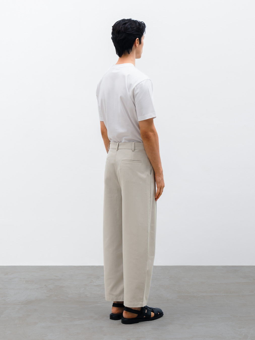 Men Arlo Crew Neck T-shirt in White and Silo Barrel Pant in Bean Beige