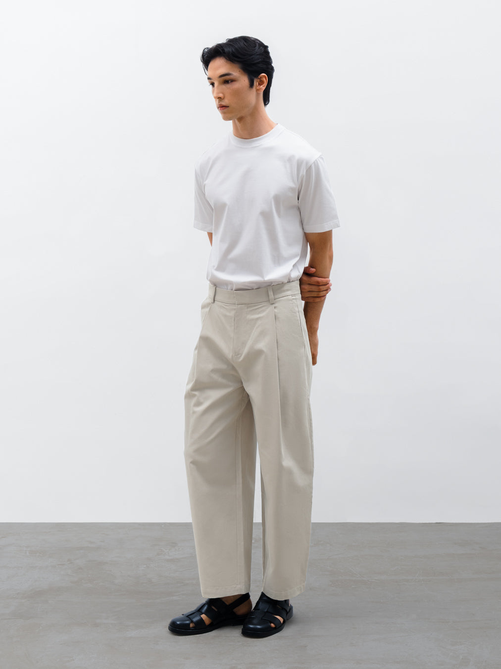 Men Arlo Crew Neck T-shirt in White and Silo Barrel Pant in Bean Beige