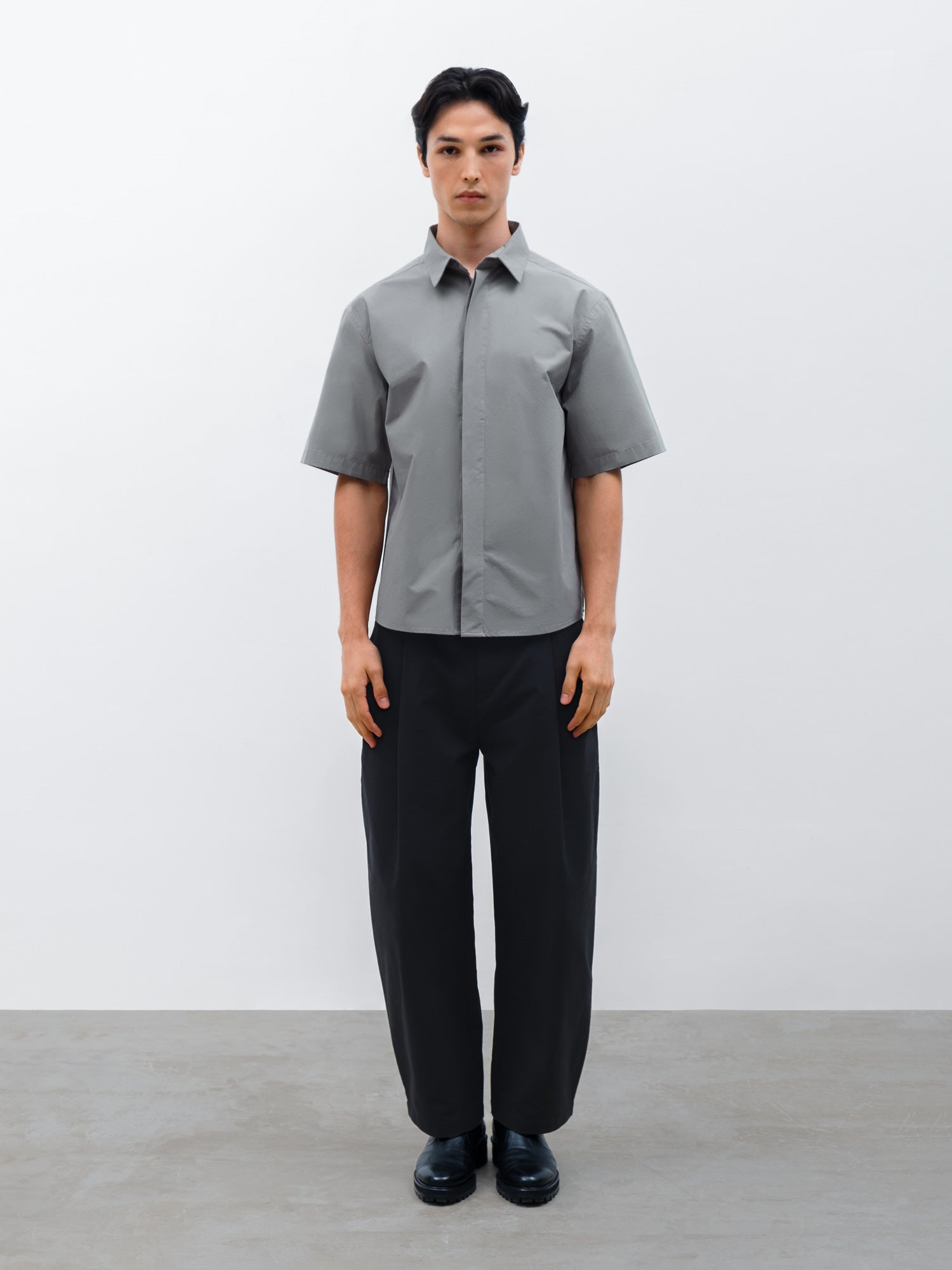 Men Slate Shirt in Stone Black and Silo Barrel Pant in Black