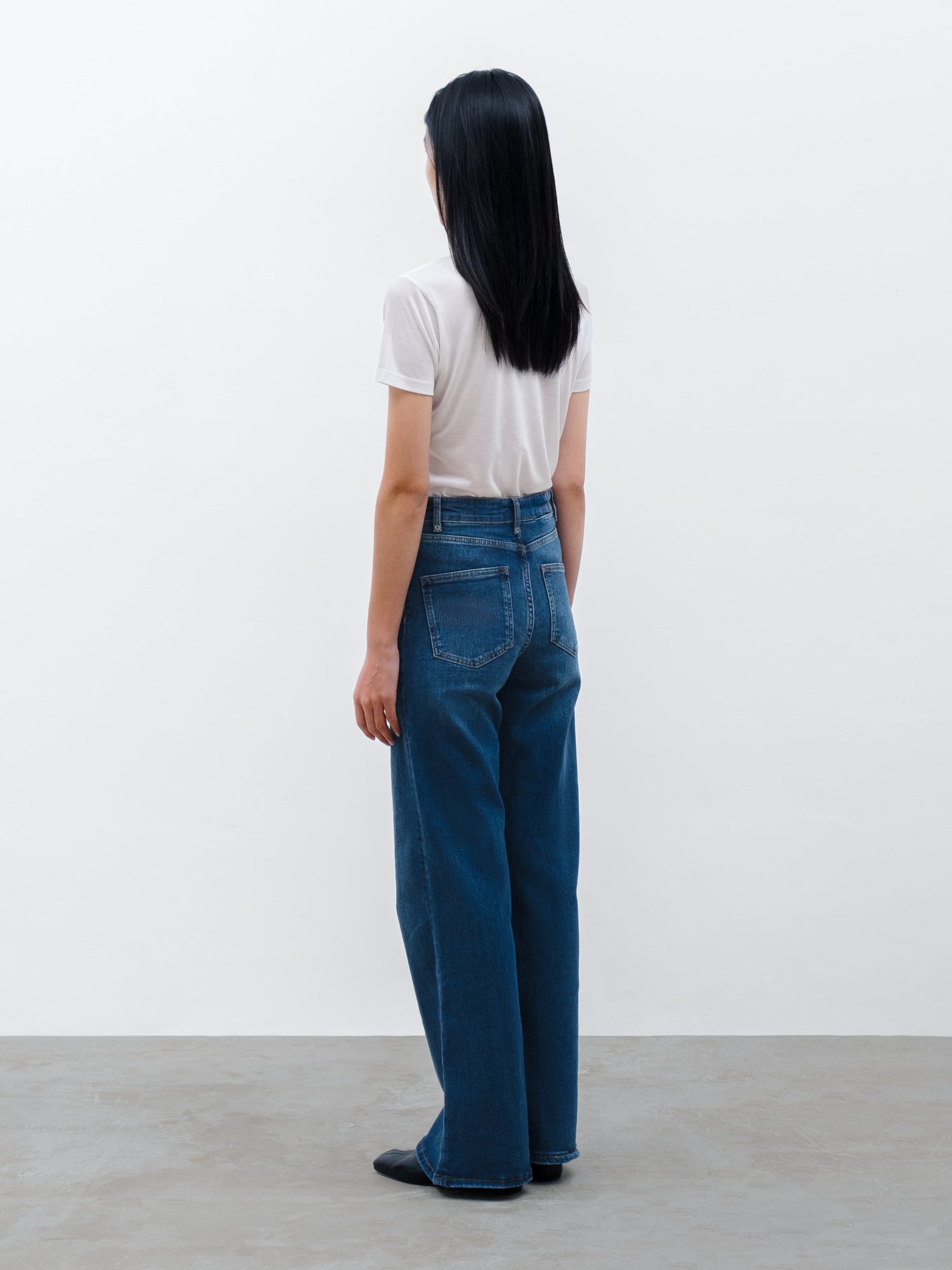 Women Miro Tencel Crew Neck T-shirt in White and Blue Straight Leg Denim